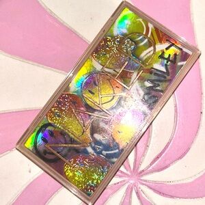 Urban decay x smiley eyeshadow palette